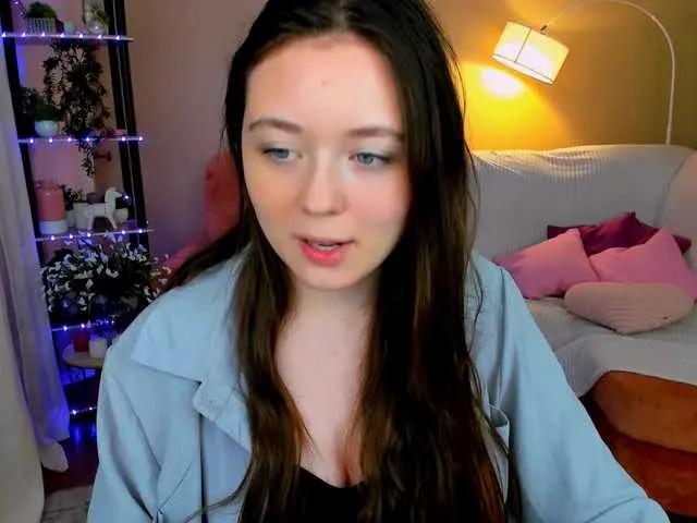 AlluringLookk on BongaCams 