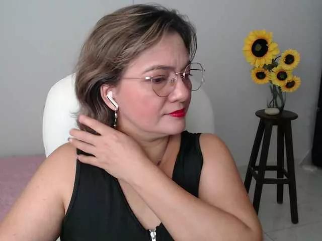 ana-milf on BongaCams 