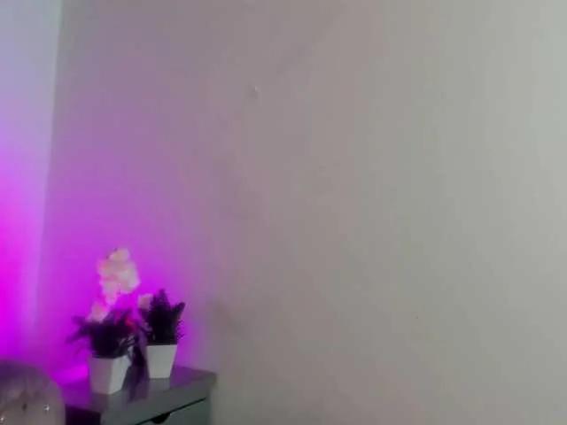 EllenaBoobs on BongaCams 