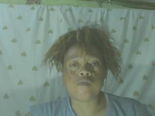 LorahXVane — Men who have something to offer to girl: kisses, touches, gifts