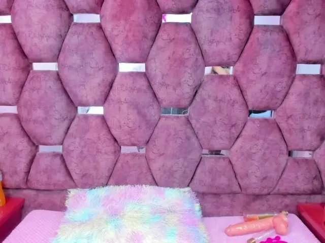 SaraLoveee on BongaCams 