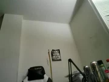 11inchtattedtrinibad — canon explode off the ship deck [1079 doubloons remaining]