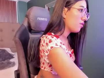 roseliin — Hi, im new here,  atake advantage of me  // GOAL: Suck fingers  [20 tokens left] #milk #dildo #ebony #latina #blowjob