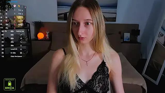 _Ri_na_ on StripChat 