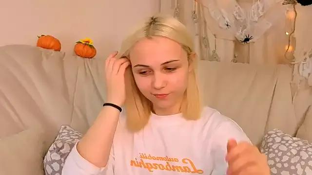 ElenaMonroe on StripChat 