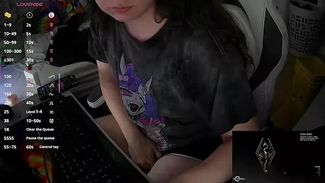 Elli-Ixby on StripChat 