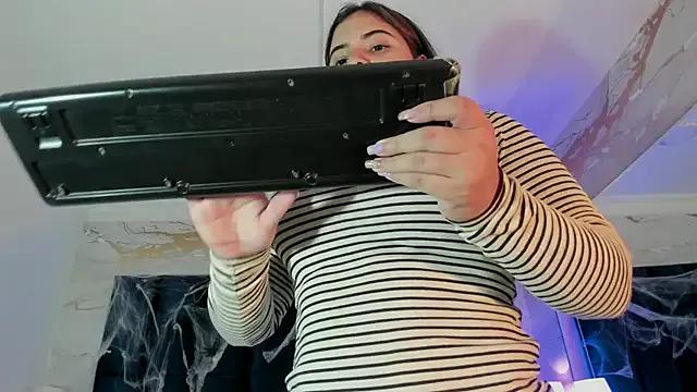 EVELIN_MASON on StripChat 