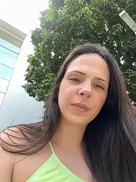 Lady_LauraRose — Peladinha na cama