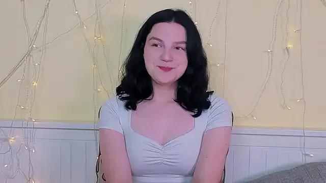 LatinaHuguenin — Show my sexy legs