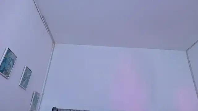 Lizbeth_Rouse — dorps of milk in dildo