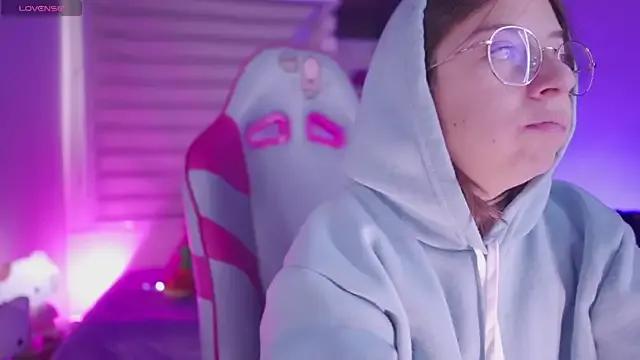 milly_kenner on StripChat 