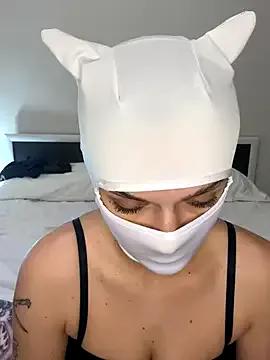 Nikki_Hoee — Suck dildo and show tits 