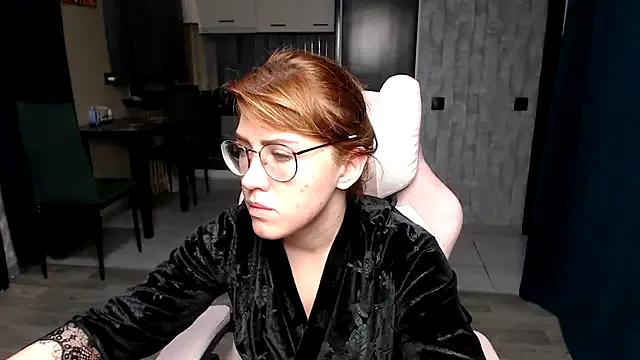 Reginasmilee — NAKED