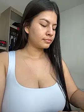 Saanvi21 on StripChat 