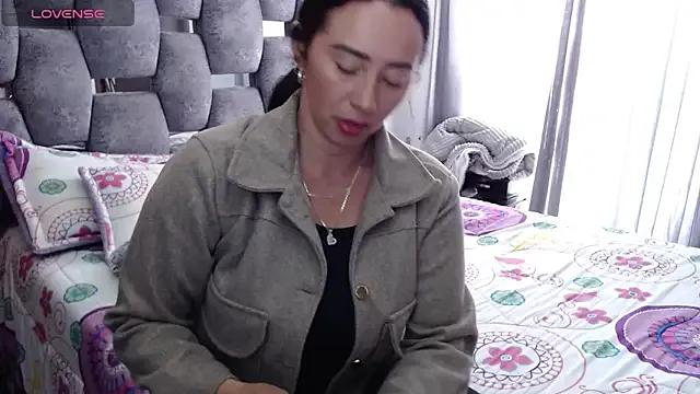 sara_hott_1 on StripChat 