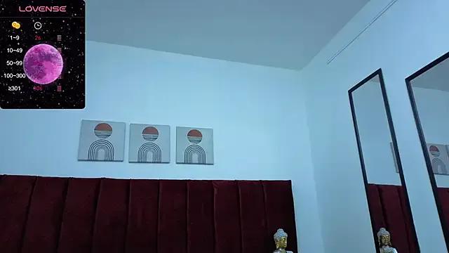 selena_castillo on StripChat 