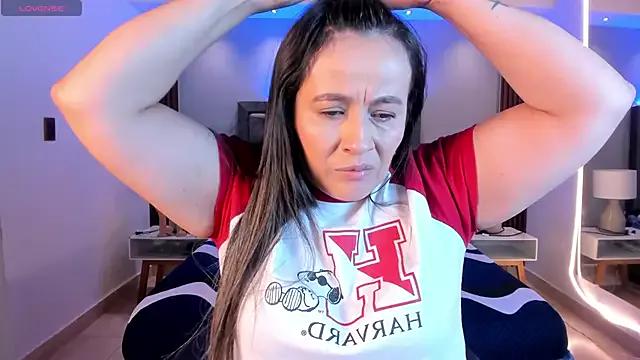 Susann_Ross on StripChat 